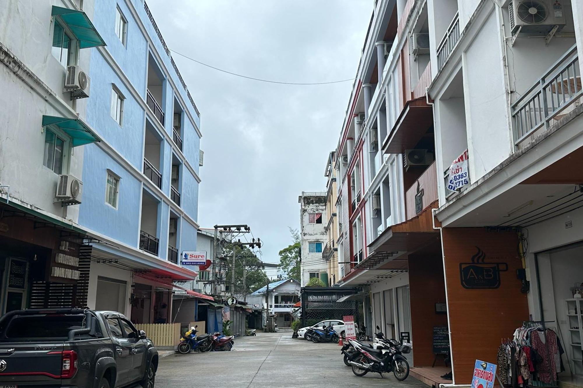 Sure Guesthouse หาดกมลา ภายนอก รูปภาพ